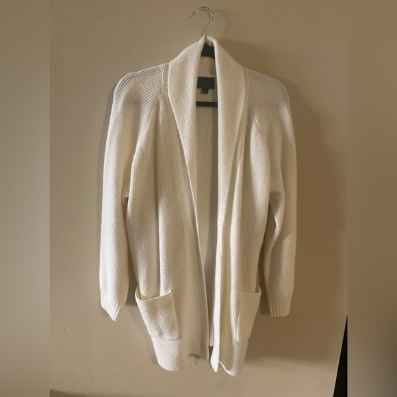 Lumière: Cream White Cardigan Sweater - Picture 3 of 4